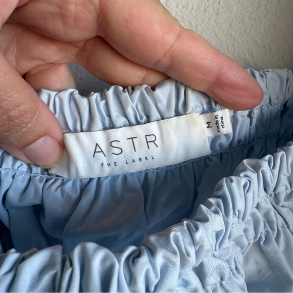 ASTR the Label Puff Sleeve Smocked Top size M light blue - Picture 3 of 7